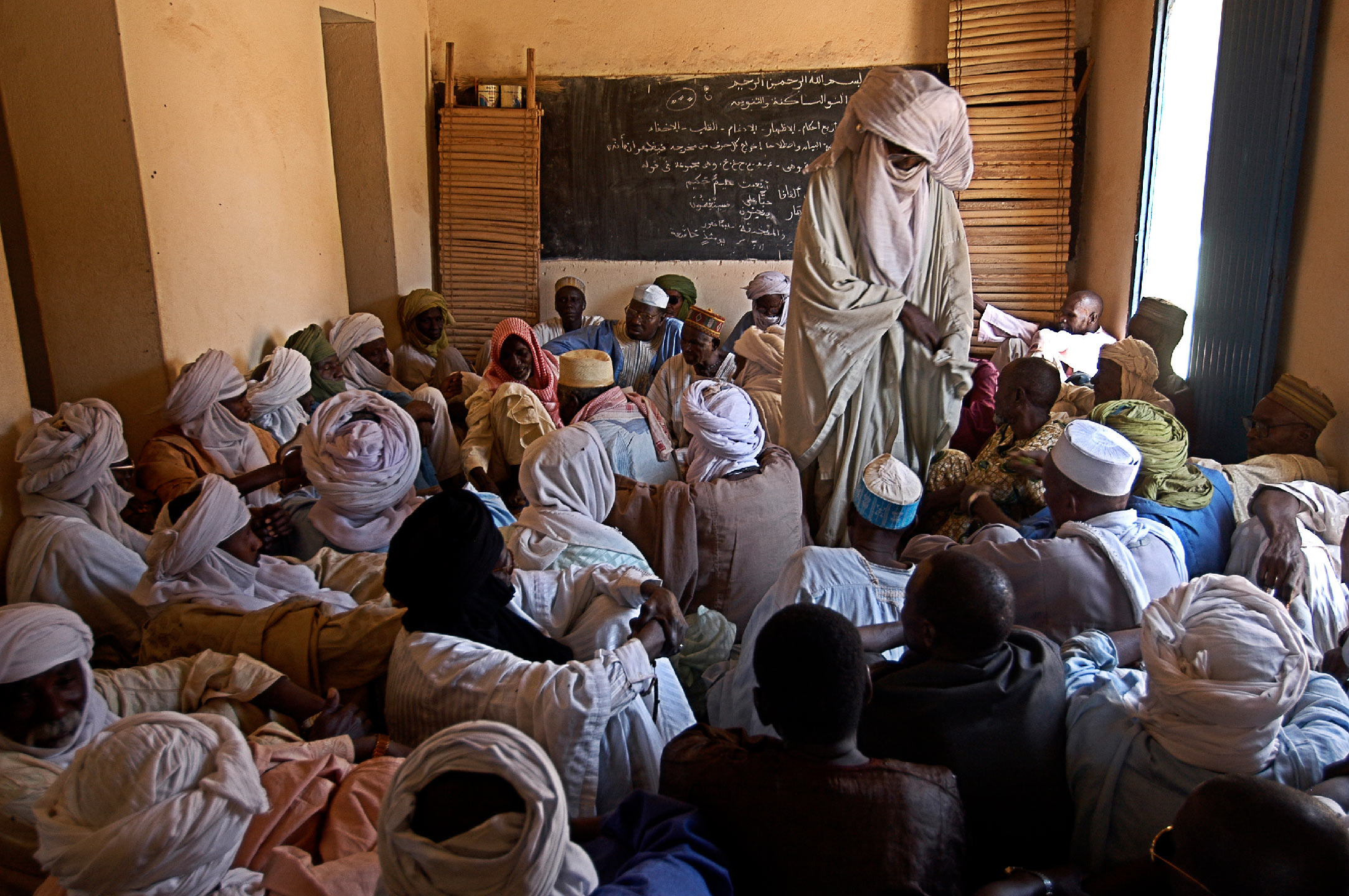 agades niger prière musulman mosquée photo christian vicens